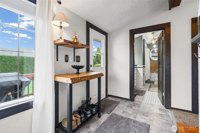 43128 260th Avenue SE, Enumclaw, WA 98022