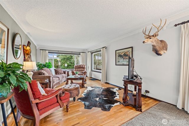 43128 260th Avenue SE, Enumclaw, WA 98022