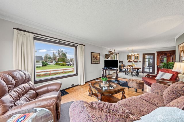 43128 260th Avenue SE, Enumclaw, WA 98022