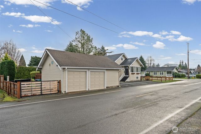 43128 260th Avenue SE, Enumclaw, WA 98022