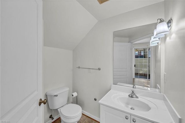 5872 Ludington DR, Virginia Beach, VA 23464