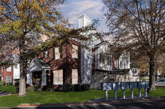 5872 Ludington DR, Virginia Beach, VA 23464