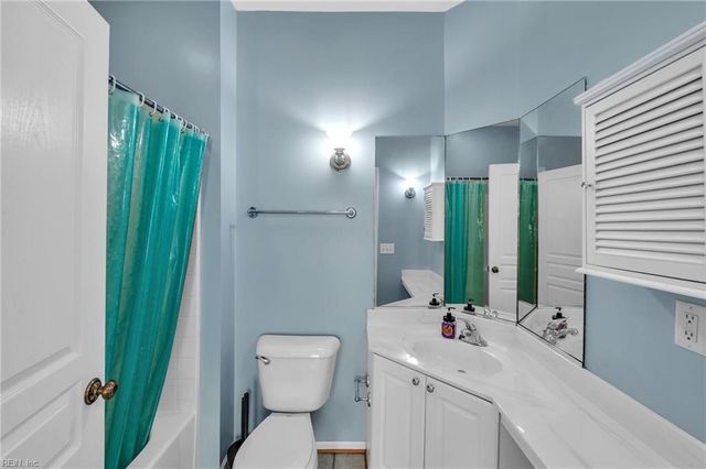 5872 Ludington DR, Virginia Beach, VA 23464