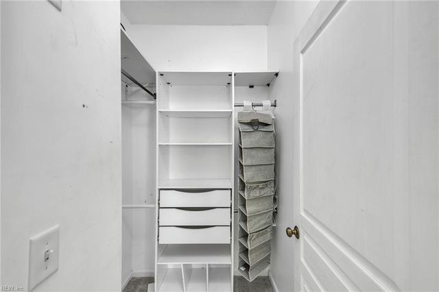 5872 Ludington DR, Virginia Beach, VA 23464