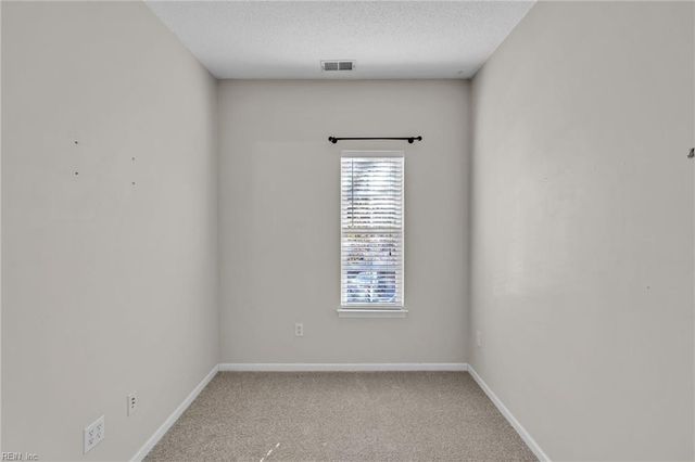 5872 Ludington DR, Virginia Beach, VA 23464