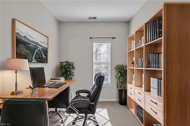 5872 Ludington DR, Virginia Beach, VA 23464