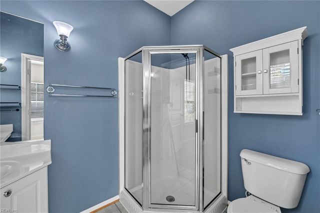 5872 Ludington DR, Virginia Beach, VA 23464