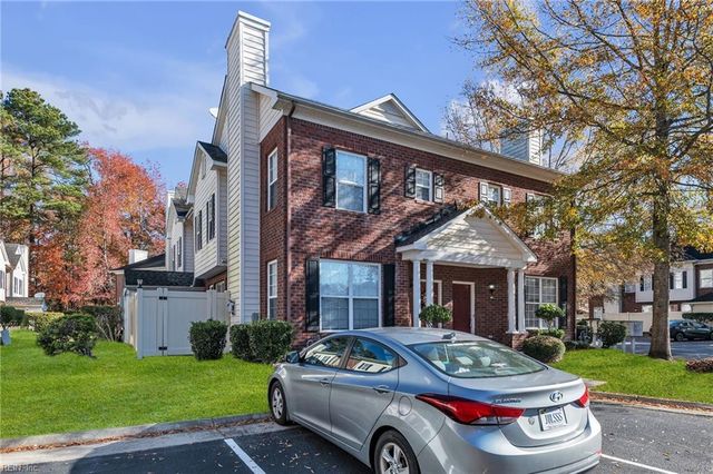 5872 Ludington DR, Virginia Beach, VA 23464