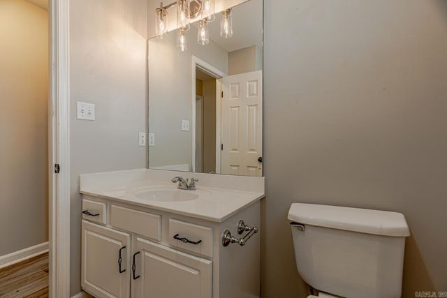 5408 Deerfield Dr, Jonesboro, AR 72404