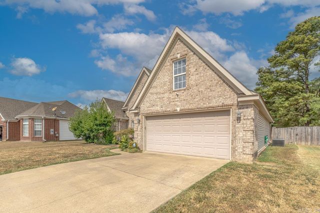 5408 Deerfield Dr, Jonesboro, AR 72404