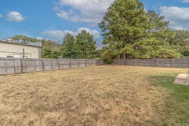 5408 Deerfield Dr, Jonesboro, AR 72404