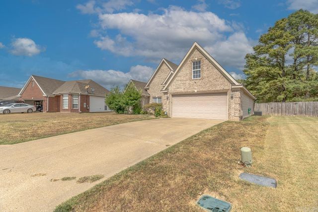 5408 Deerfield Dr, Jonesboro, AR 72404