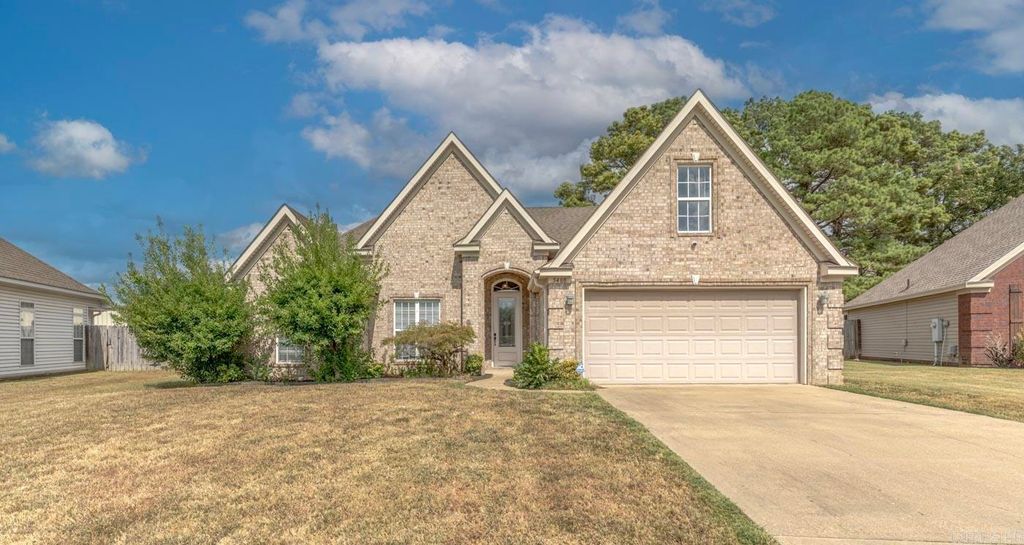 5408 Deerfield Dr, Jonesboro, AR 72404