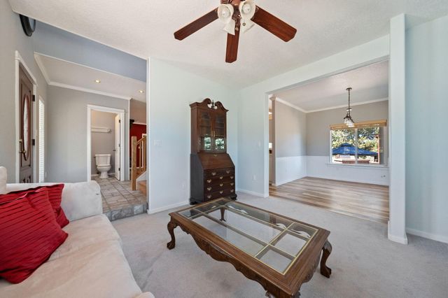 70325 Club Road, Sisters, OR 97759