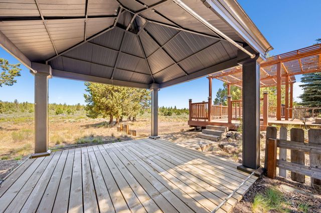 70325 Club Road, Sisters, OR 97759