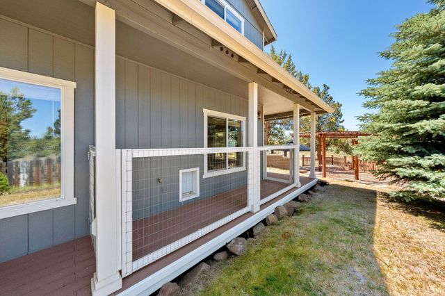 70325 Club Road, Sisters, OR 97759