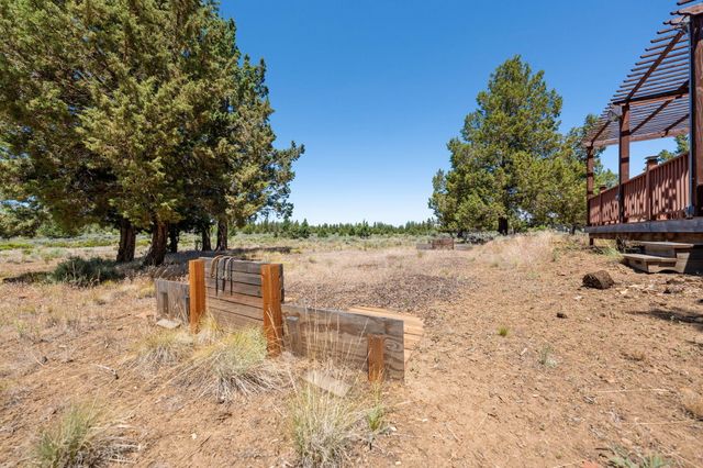 70325 Club Road, Sisters, OR 97759