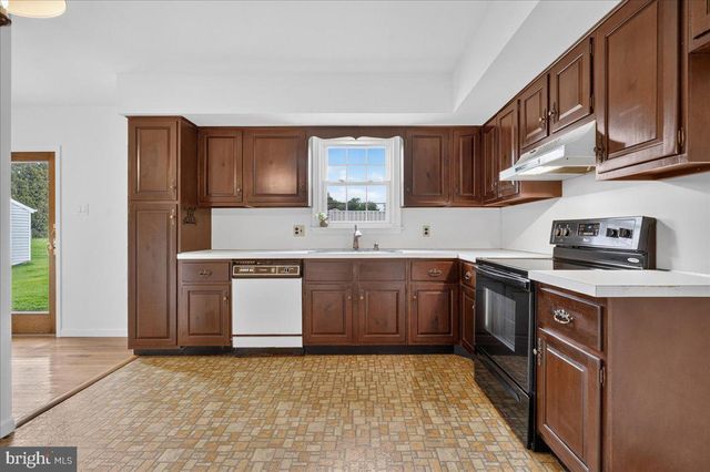 805 ELLIS WOODS RD, Pottstown, PA 19465