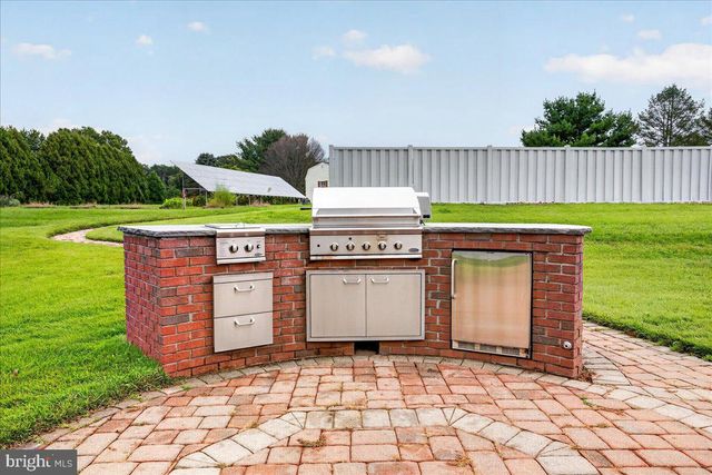 805 ELLIS WOODS RD, Pottstown, PA 19465