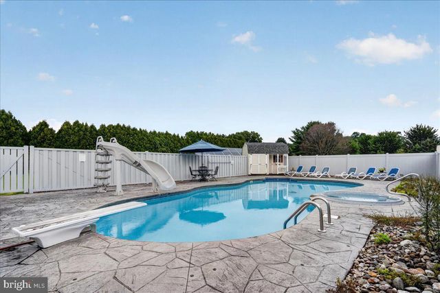 805 ELLIS WOODS RD, Pottstown, PA 19465