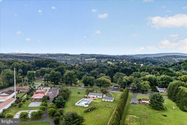 805 ELLIS WOODS RD, Pottstown, PA 19465