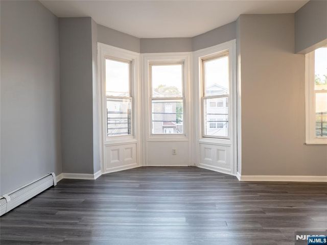 87 2nd Street, Newark, NJ 07107