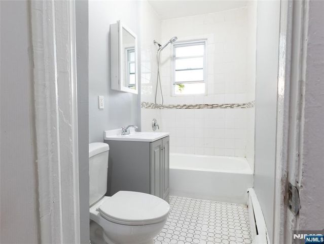 87 2nd Street, Newark, NJ 07107
