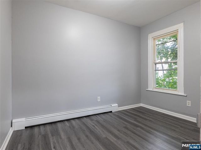 87 2nd Street, Newark, NJ 07107
