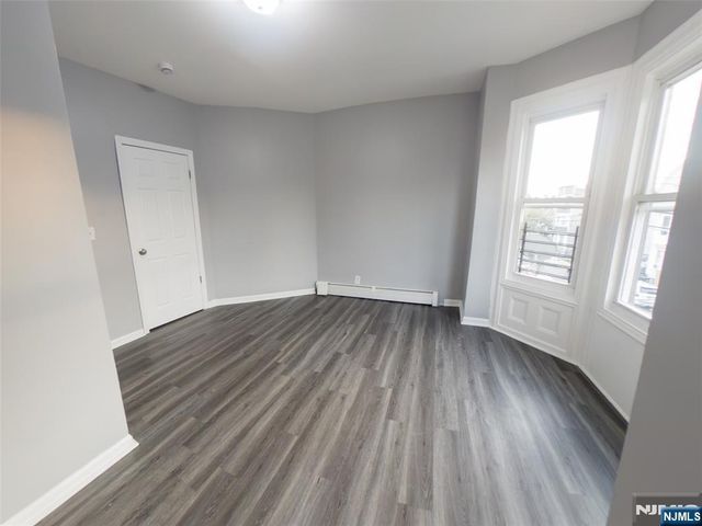 87 2nd Street, Newark, NJ 07107