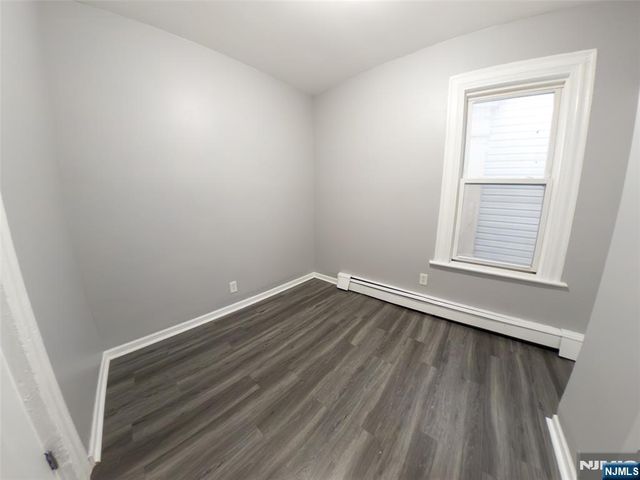 87 2nd Street, Newark, NJ 07107