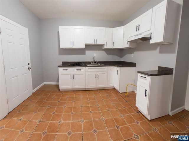 87 2nd Street, Newark, NJ 07107