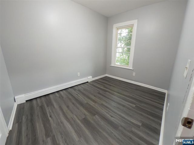 87 2nd Street, Newark, NJ 07107