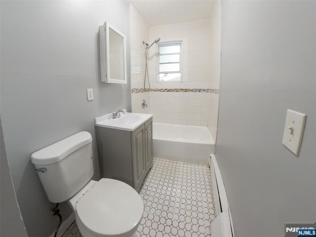 87 2nd Street, Newark, NJ 07107