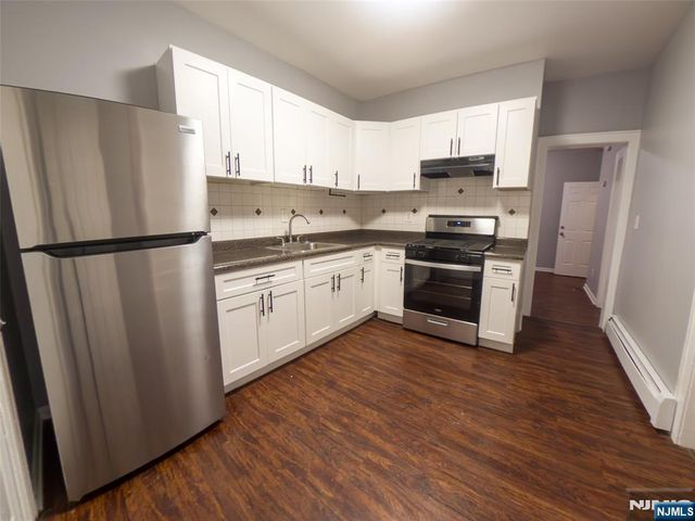 87 2nd Street, Newark, NJ 07107