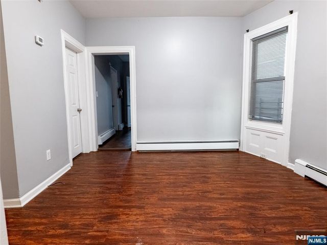 87 2nd Street, Newark, NJ 07107