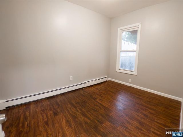 87 2nd Street, Newark, NJ 07107