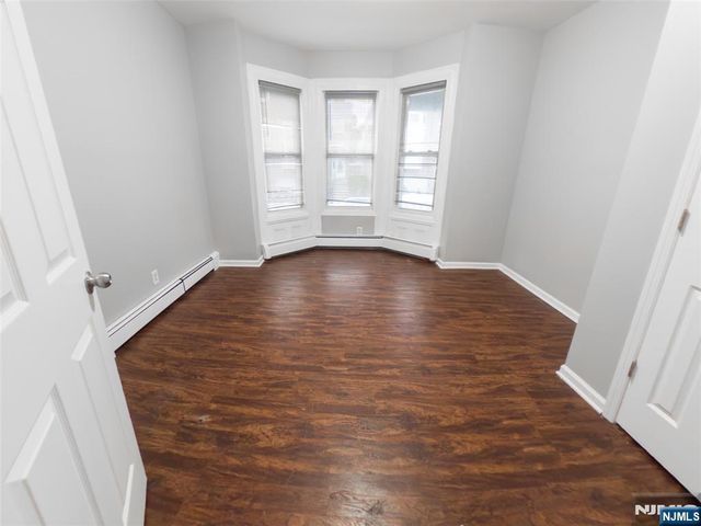 87 2nd Street, Newark, NJ 07107