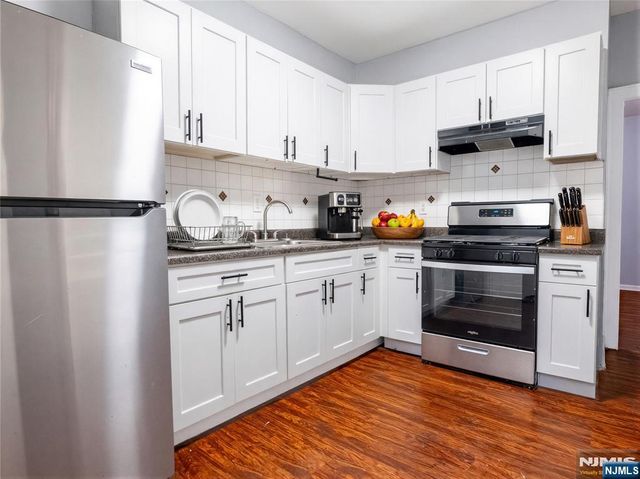 87 2nd Street, Newark, NJ 07107
