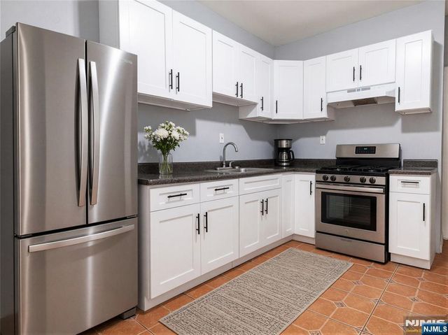 87 2nd Street, Newark, NJ 07107