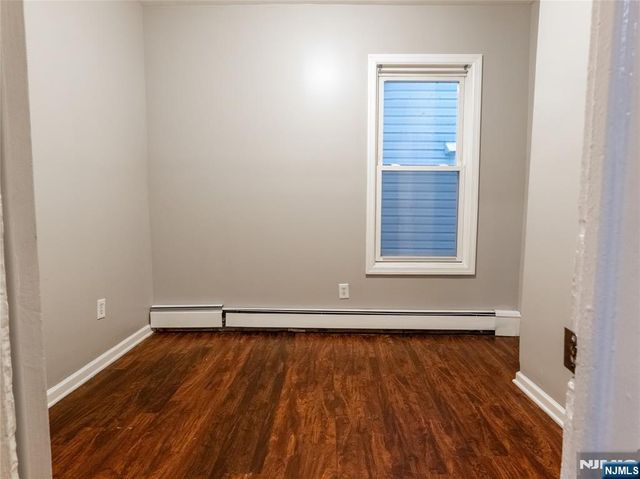 87 2nd Street, Newark, NJ 07107