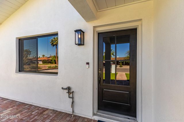 8531 E CLARENDON Avenue, Scottsdale, AZ 85251