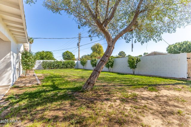 8531 E CLARENDON Avenue, Scottsdale, AZ 85251