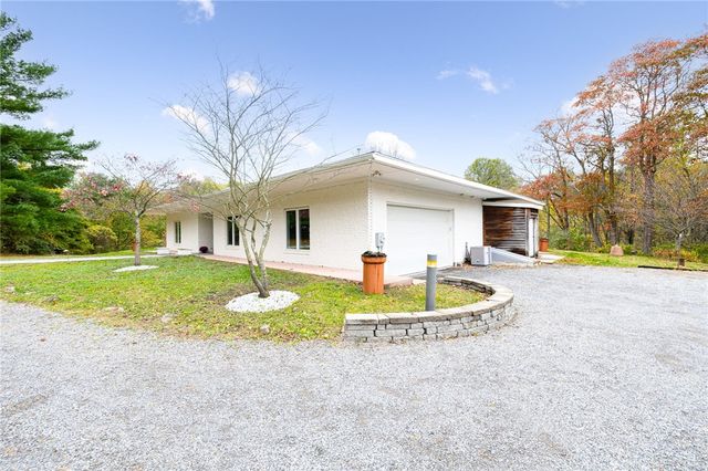 3 Scr Lane, Perinton, NY 14564