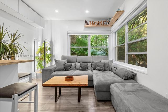 1555 Pennsylvania Ave 110, Miami Beach, FL 33139