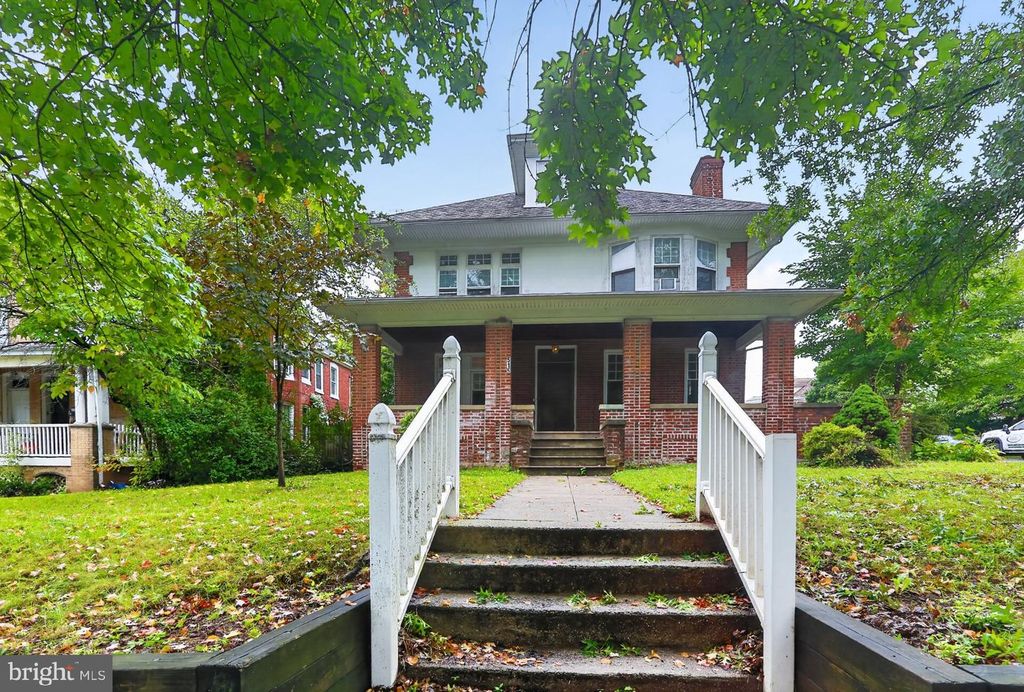 515 HAMILTON ST, NORRISTOWN, PA 19401 — exterior