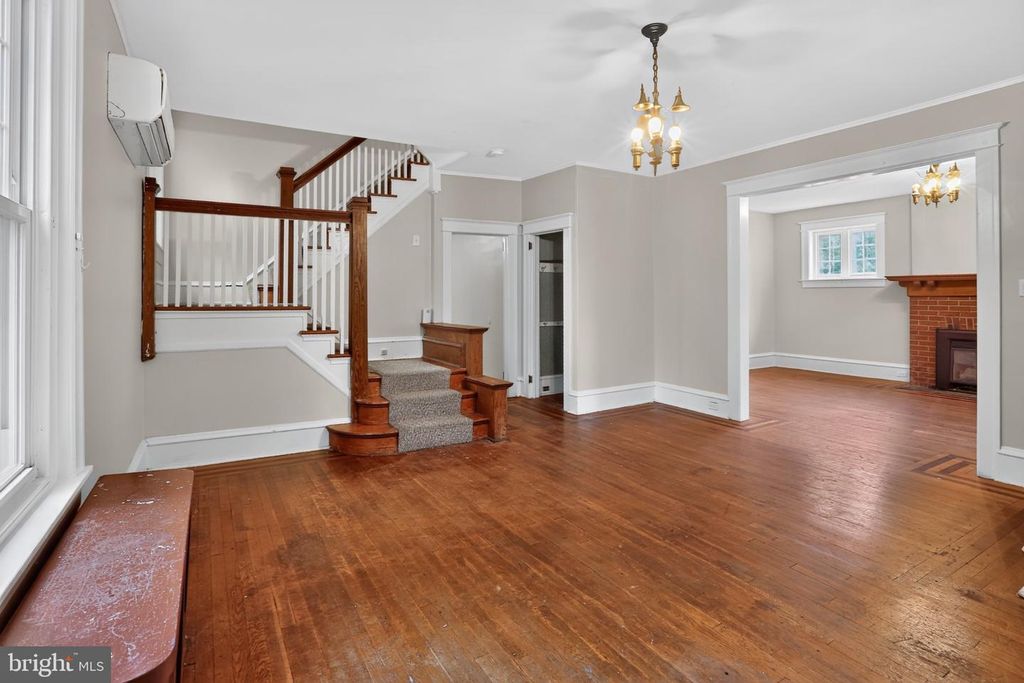 515 HAMILTON ST, NORRISTOWN, PA 19401 — photo 4