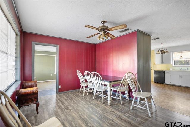 10715 S CR 461, Laneville, TX 75667