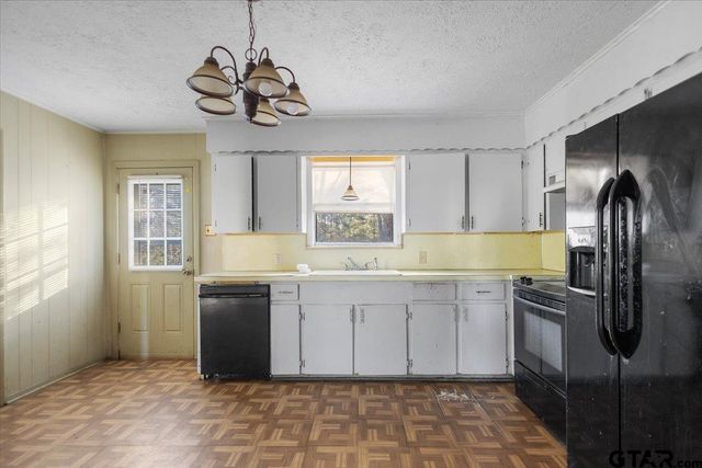 10715 S CR 461, Laneville, TX 75667