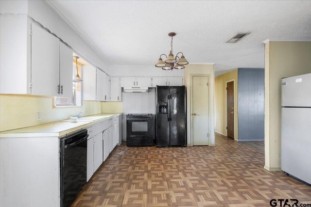 10715 S CR 461, Laneville, TX 75667