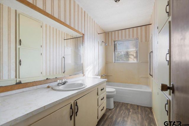 10715 S CR 461, Laneville, TX 75667